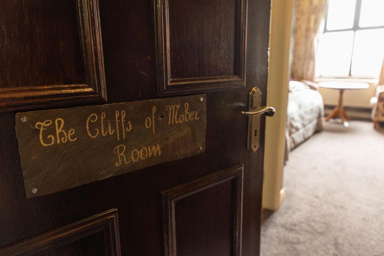 Ballinalacken Castle Country House Hotel Doolin Exterior foto